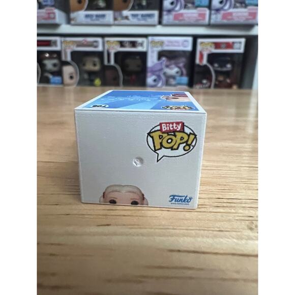 RARE CHASE BITTY Phoebe Buffay as Supergirl Friends 1" Funko Pop #705 Halloween - Picture 5 of 6